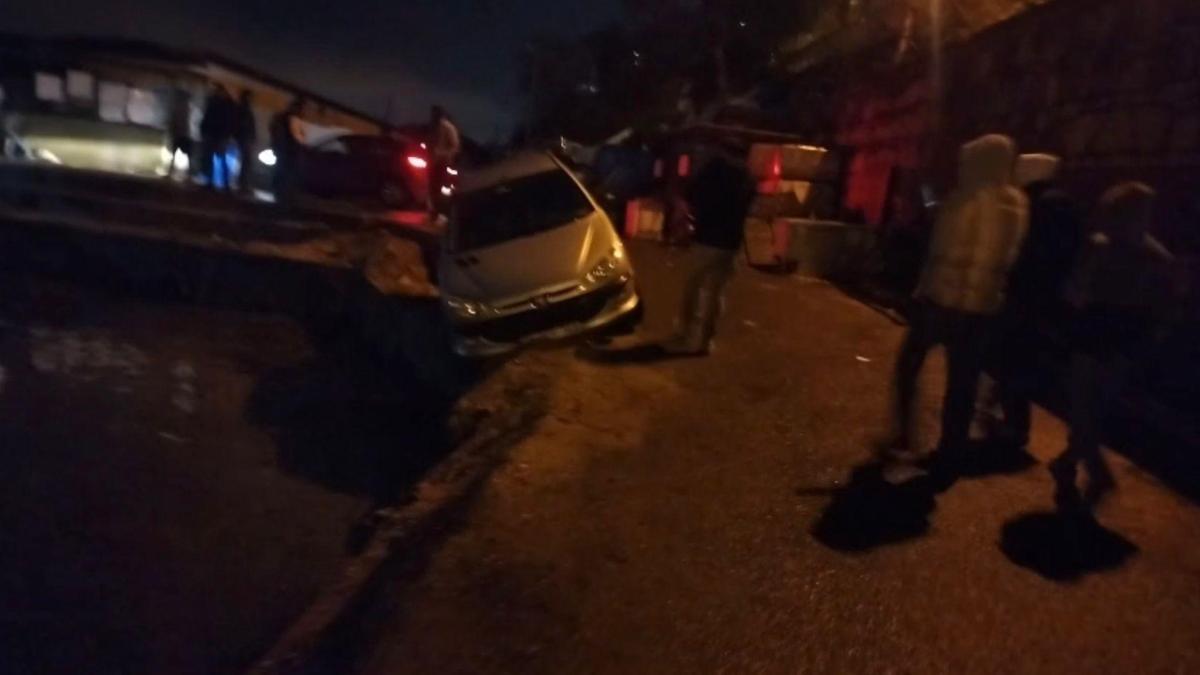 Sarıyer'de sabah akşam kaza! Biri düştü, biri asılı kaldı