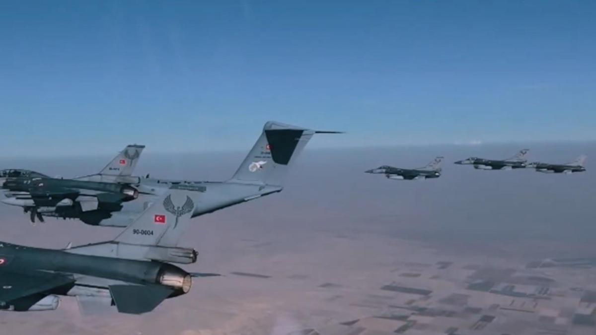 MSB'den 9 bin feetten paraşüt atlayışı paylaşımı