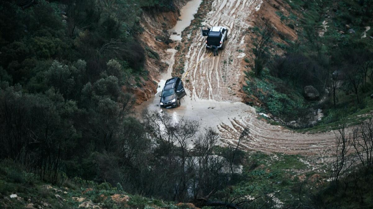 Yamanlar'da mahsur kalan 3 kişi itfaiye ve AFAD kurtardı