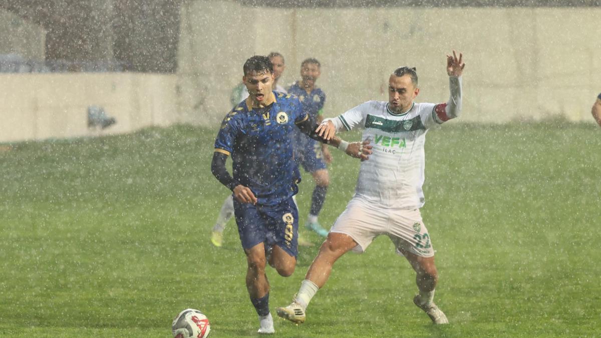 Menemen FK ağır zeminde fırsat tepti