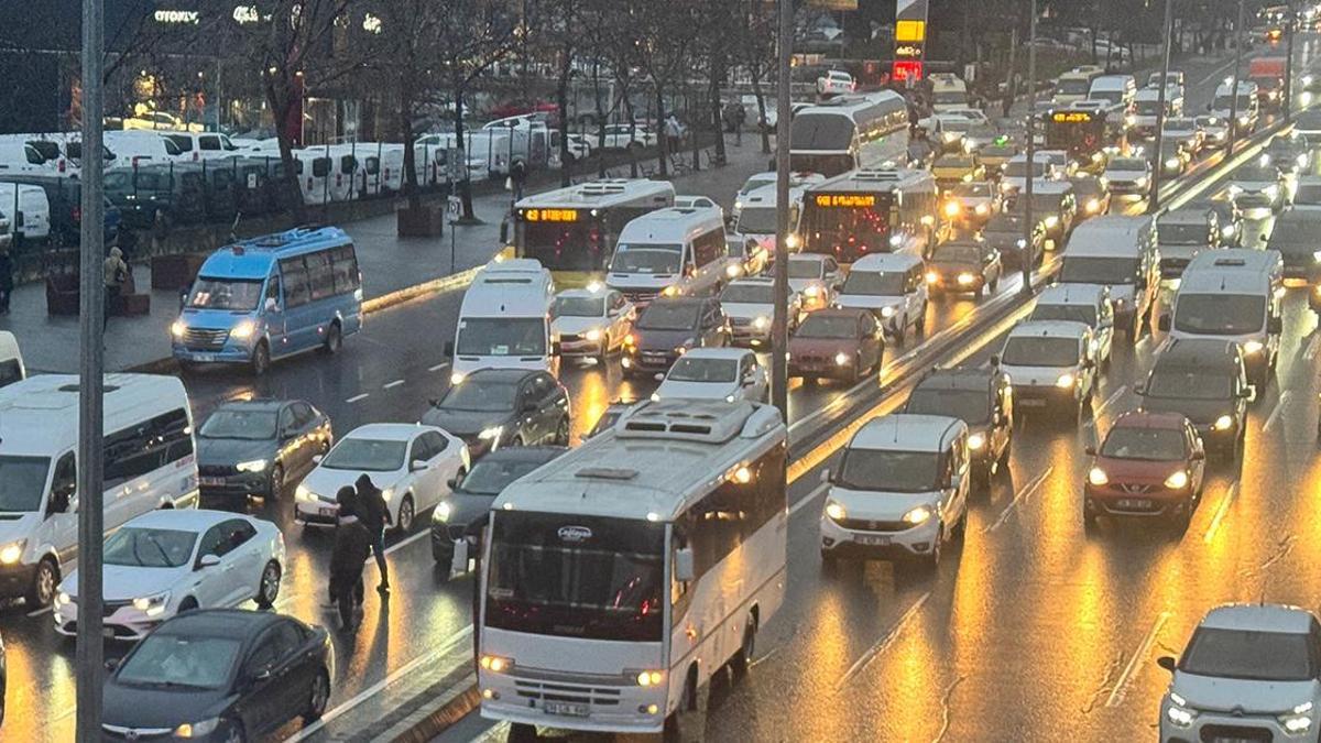 İstanbul'da trafik yoğunluğu yüzde 81'e kadar çıktı