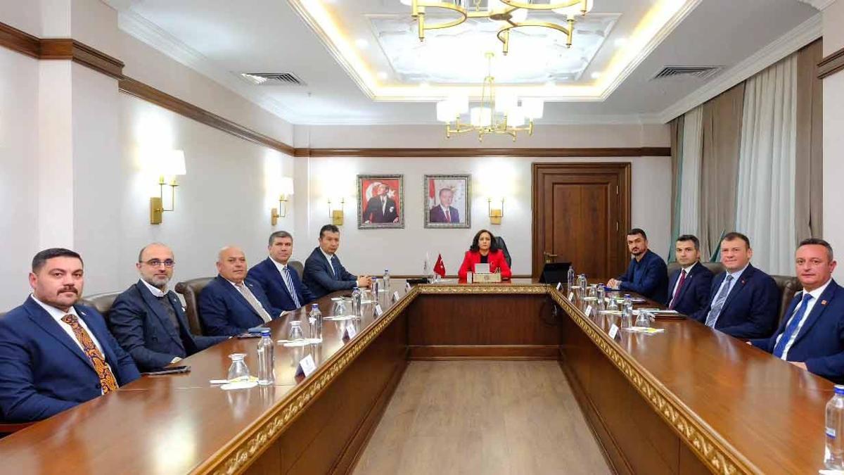 Cumhuriyet Meydanı ve çevresine yapılacak projeler konuşuldu