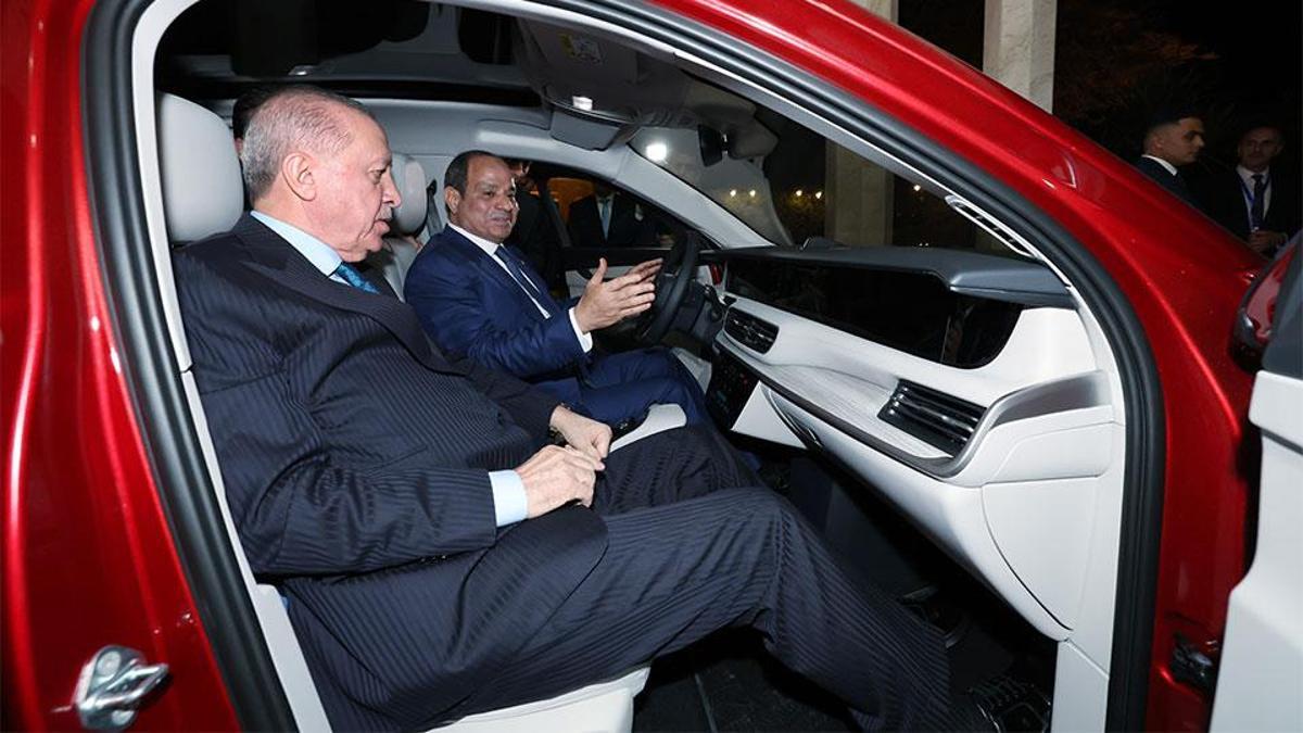 Cumhurbaşkanı Erdoğan, Sisi'ye Togg hediye etti