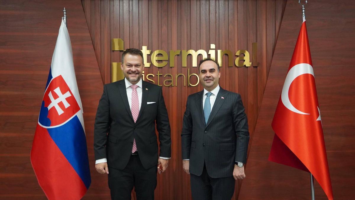 Bakan Kacır, Slovakya Yatırımlar, Bölgesel Kalkınma ve Bilişim Bakanı Migal ile görüştü