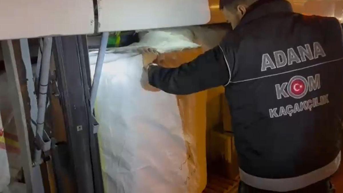 Yolcu otobüsünde 14 bin paket kaçak sigara ele geçirildi