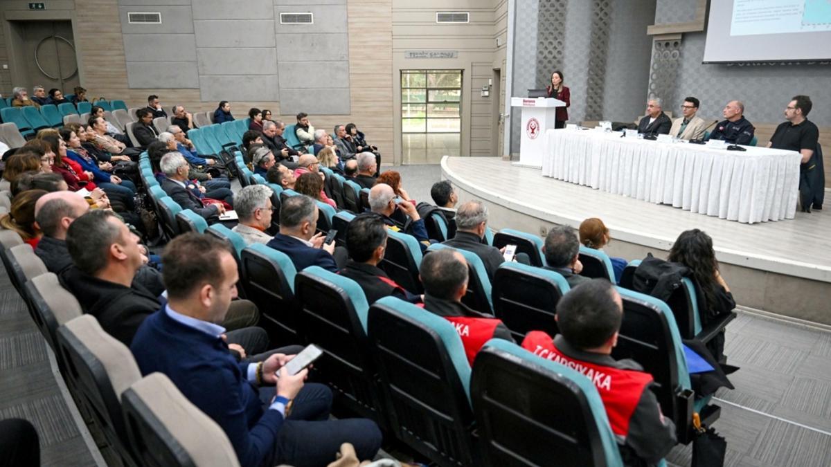 Bornova'da 6 Şubat'ın 3. yılında 'Afet Gerçeği ve Dirençli Kentler' paneli