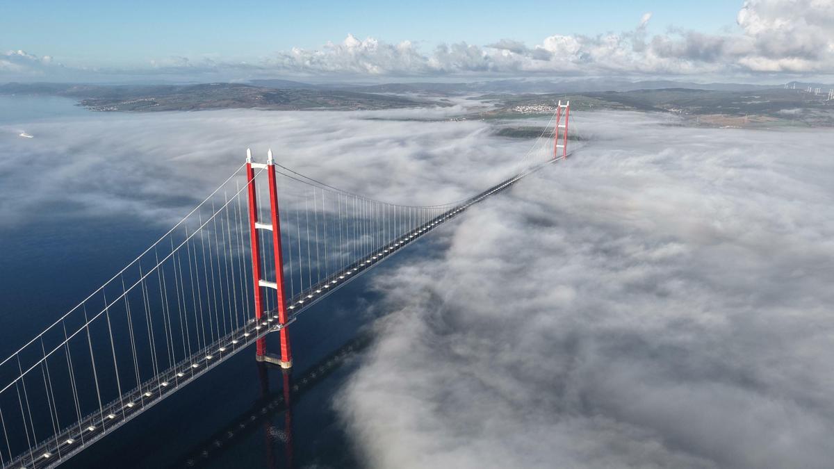 Çanakkale Boğazı, sis nedeniyle çift yönlü olarak ulaşıma kapatıldı
