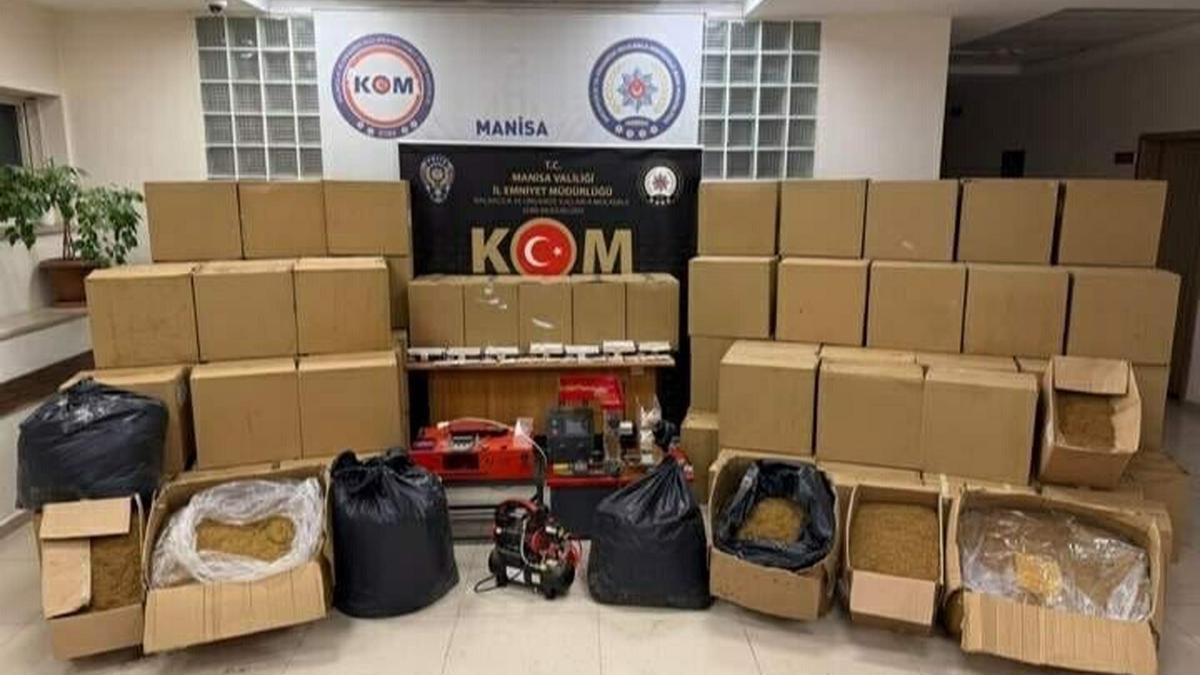 Manisa'da kaçak sigara ve silah operasyonu