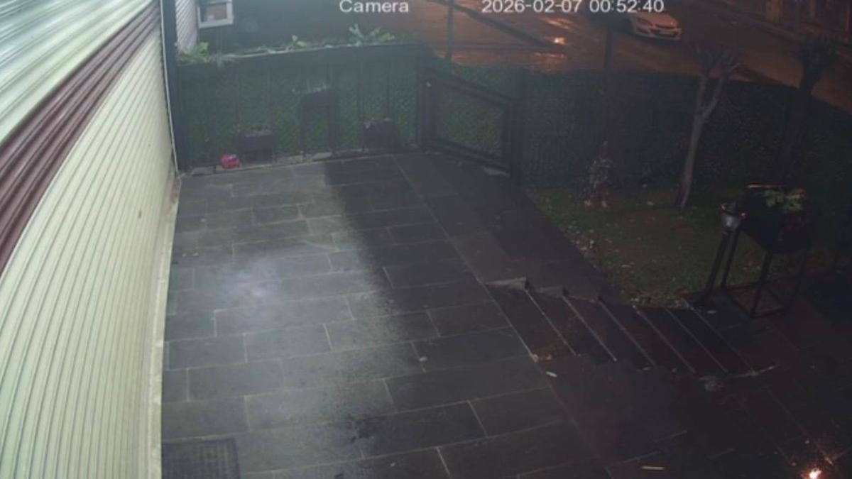 Diyarbakır'da eczaneye silahlı saldırı kamerada