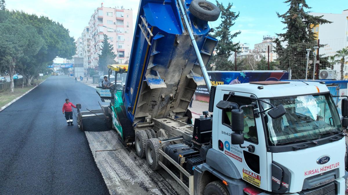 100. Yıl Bulvarında asfalt çalışmasının ikinci etabı da tamamlandı
