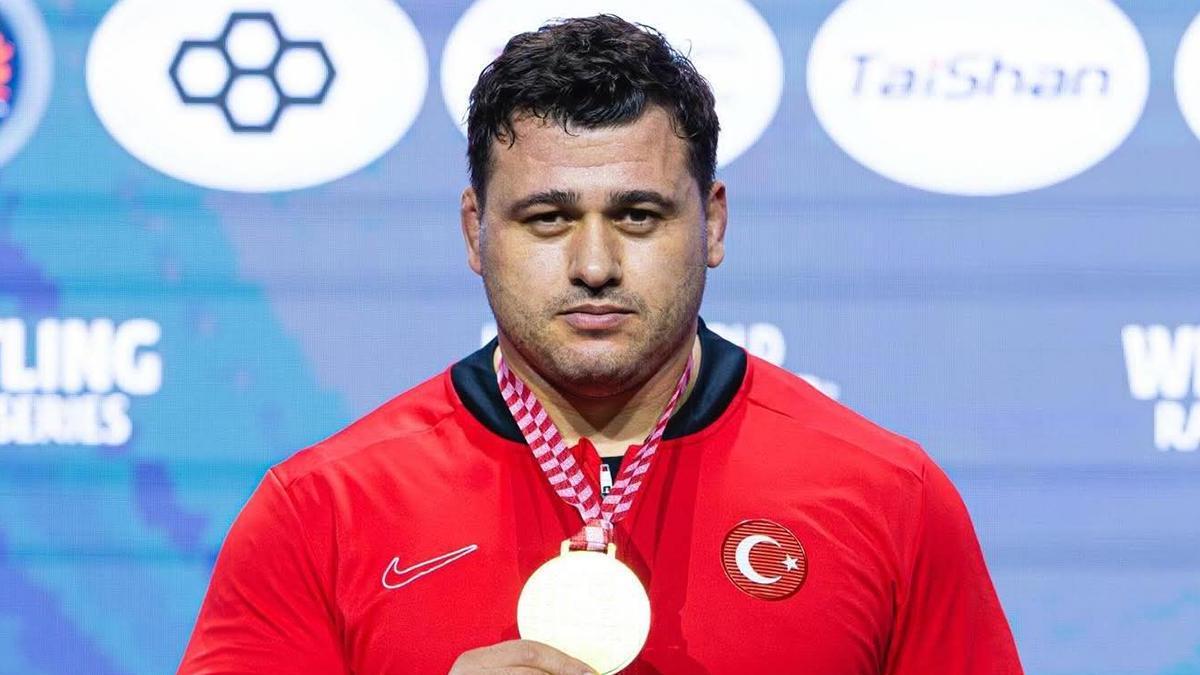 Rıza Kayaalp'ten altın madalya