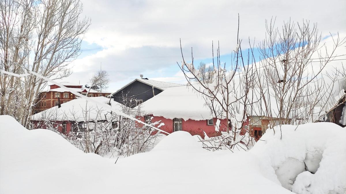 Karlıovada 15 köy yolu kar nedeniyle ulaşıma kapandı