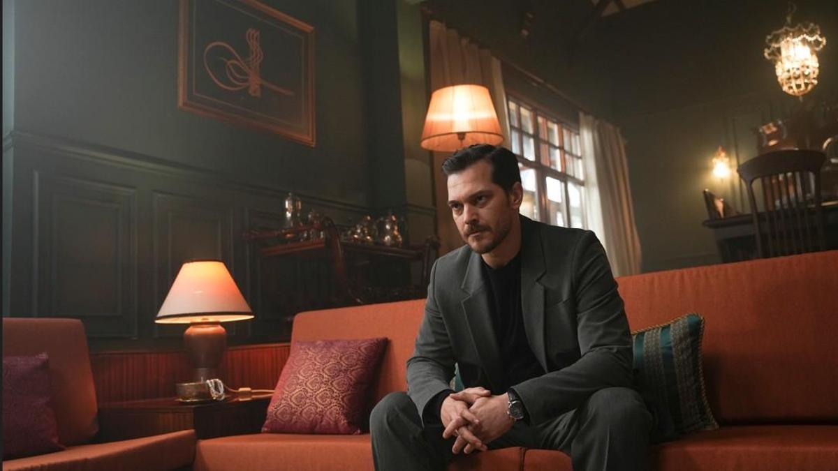 SİZ HEPİNİZ EŞREF TEK!