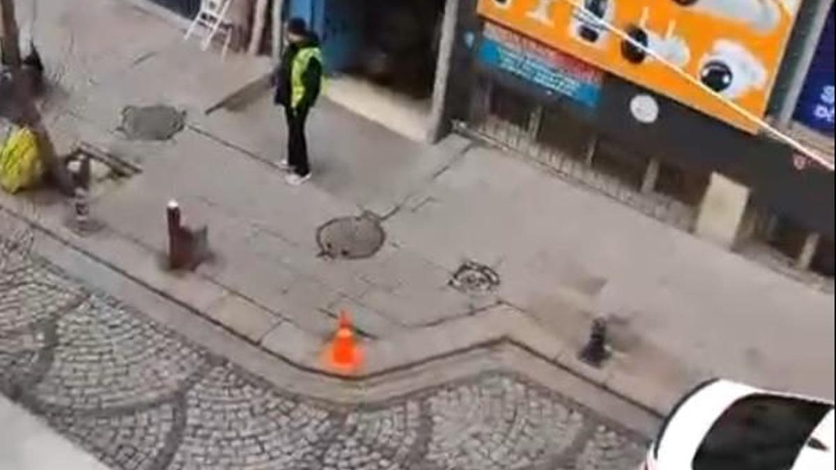 Otopark çalışanı, esnaf ile oğlunu tabanca ile yaraladı