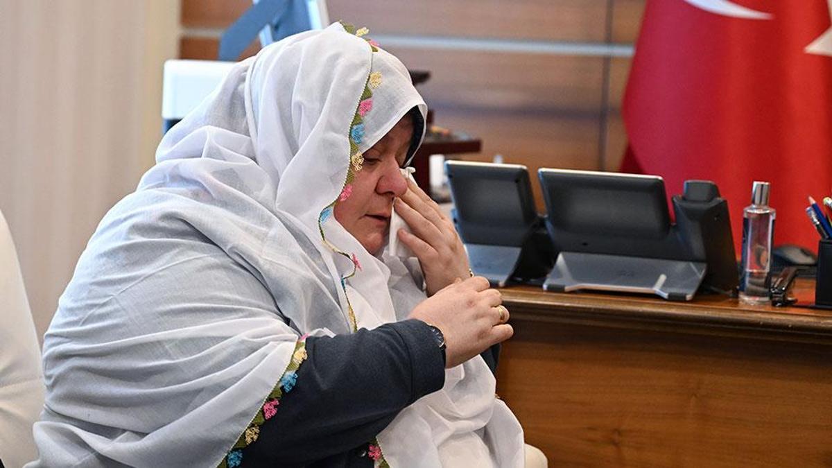 Mihalgazi Belediye Başkanı Zeynep Güneş, gözyaşlarıyla konuştu: Çiftçi olmak, başörtülü olmak ayıp mıdır?