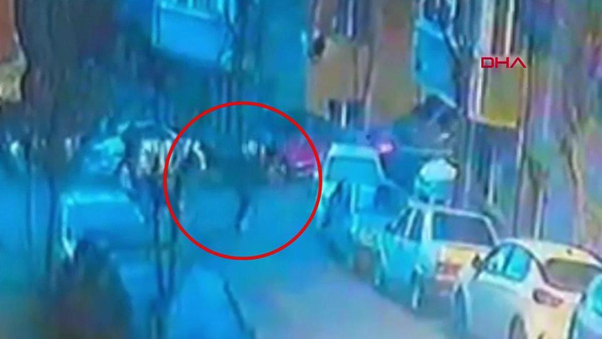 Bomba yapıp sokakta patlattılar