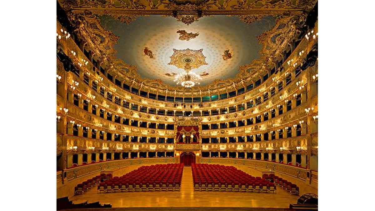 Ahmet Ertuğun fotoğraf sergisi Beyond the Vanishing Point Venedikte