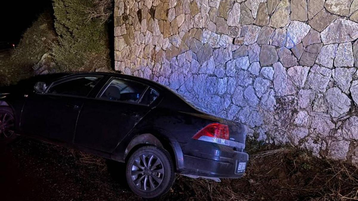 Otomobil şarampole düştü: 3 yaralı