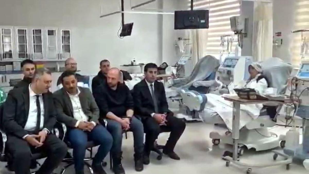 Bitlis'te lise öğrencilerinden diyaliz hastalarına mini konser