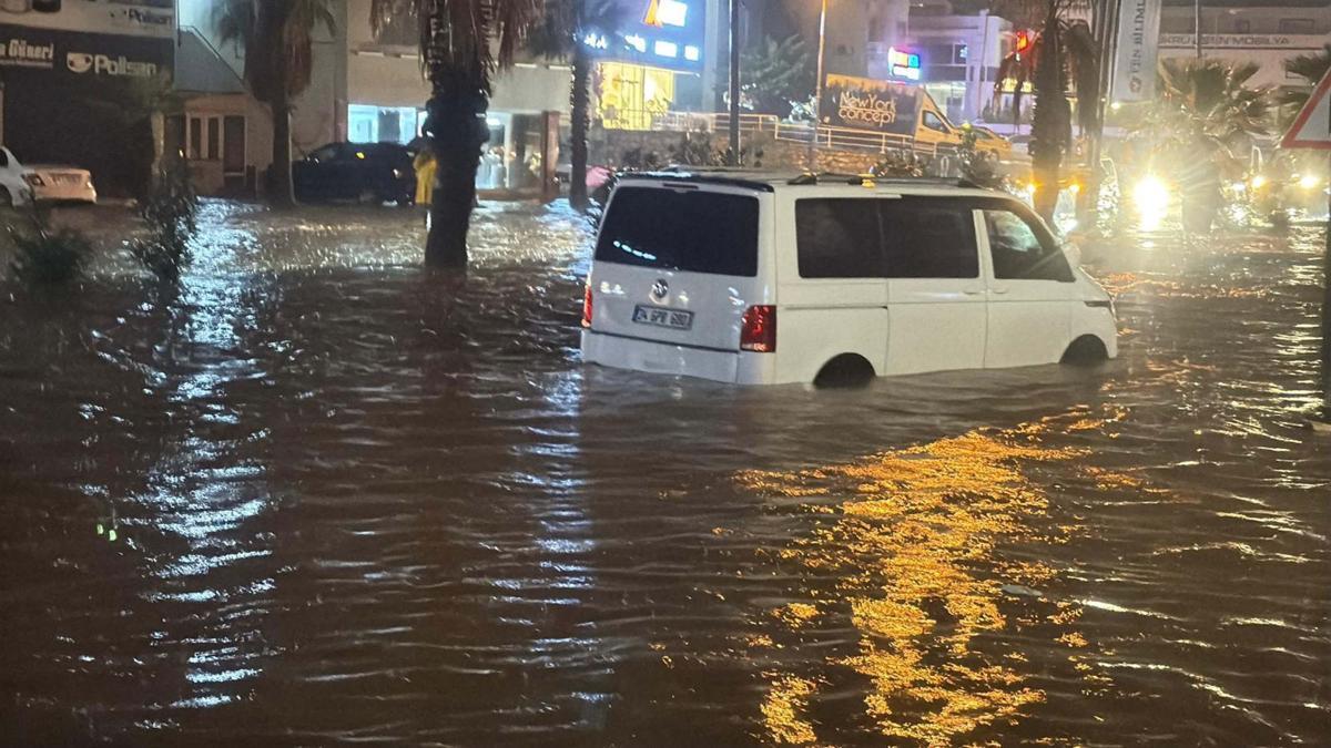 Bodrumda yağış uyarısının ardından okullara 1 gün ara verildi