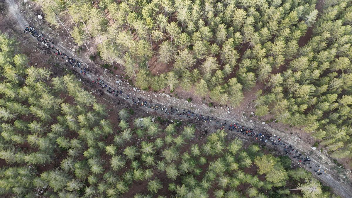 400 kişi doğa yürüyüşü yaptı