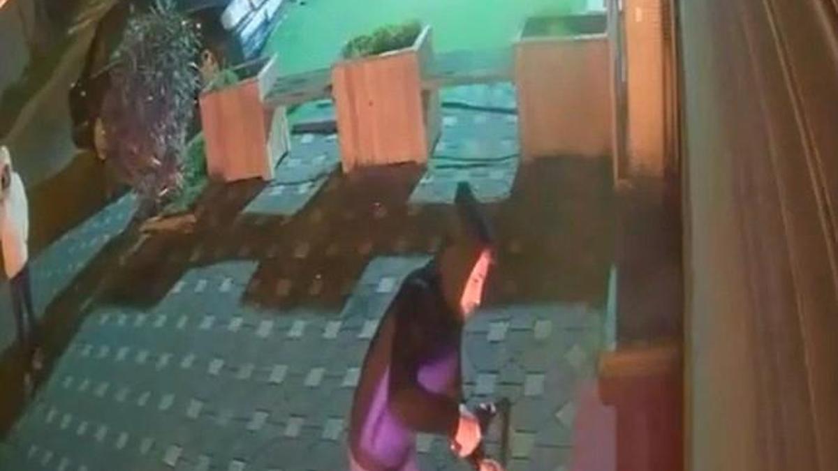 İstanbul- Büyükçekmece'de iş yerini molotofla yakmaya çalışan 3 şüpheli tutuklandı