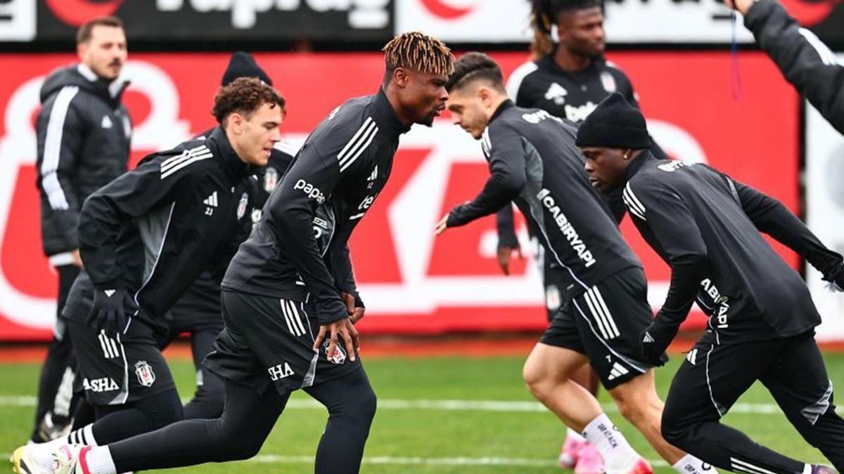 Beşiktaşta Başakşehir mesaisi sürüyor