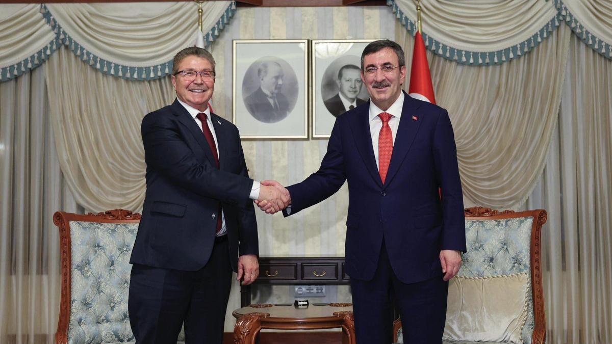 Cumhurbaşkanı Yardımcısı Yılmaz, KKTC Başbakanı Üstel ile bir araya geldi