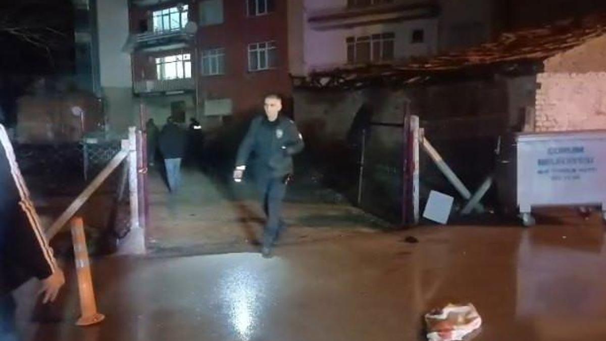 Sokak ortasında 2 kişi, bacaklarından vuruldu