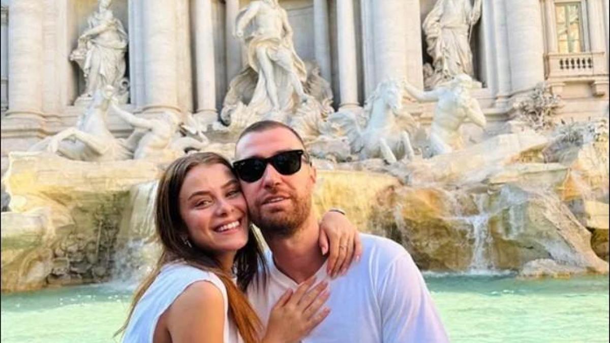 Oğulcan Engin ve İlayda Alişan Aşkı Tam Gaz Devam Ediyor! Öpücüklerle Dolu Mutlu Anlar