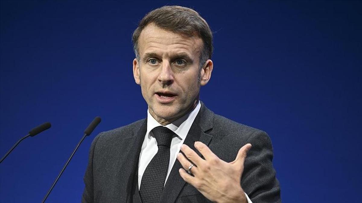 Macron'dan sanal medya devlerine tarihi rest: Pandora'nın kutusunu açıyoruz