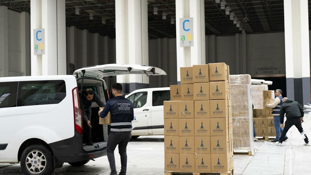 İzmir'de 65 bin sofraya ramazan desteği