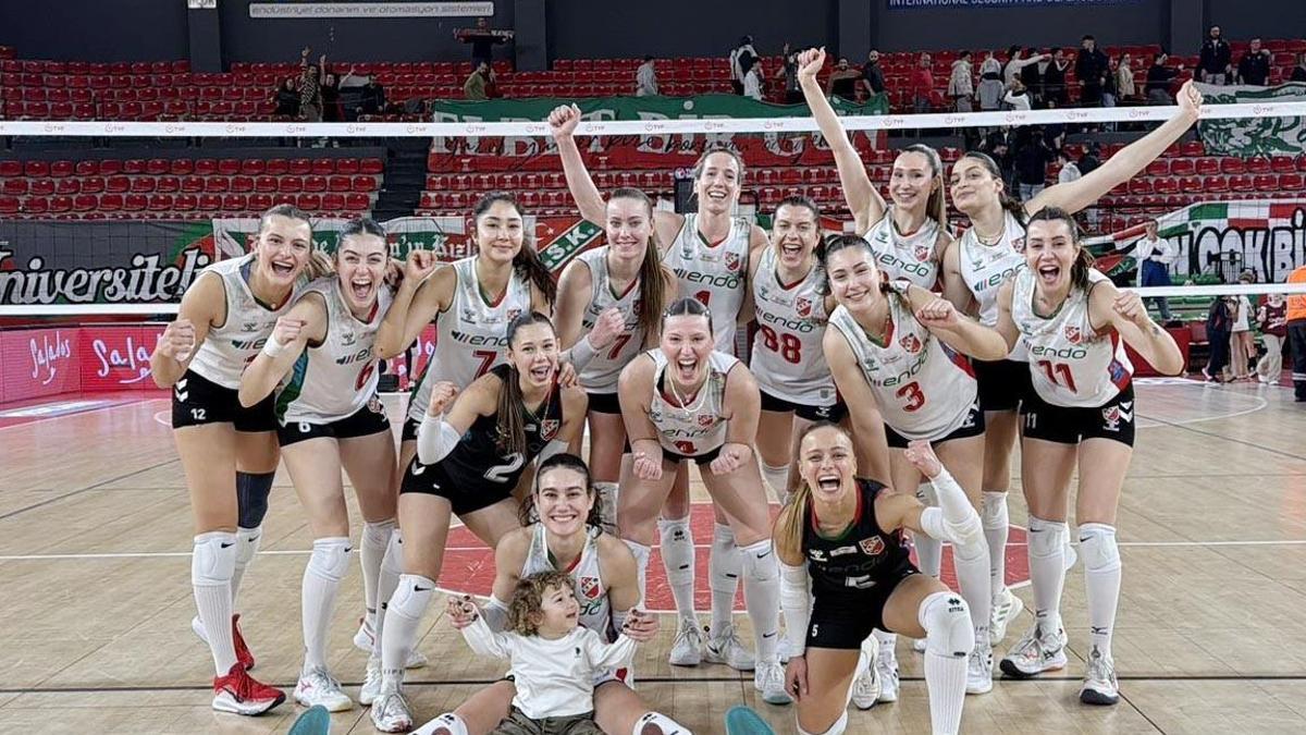 Karşıyaka filede Denizli'ye konuk