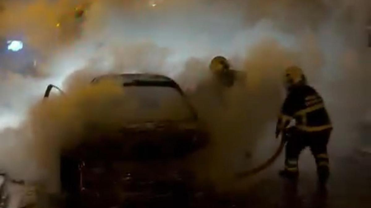 Mardinde seyir halindeki otomobil yandı