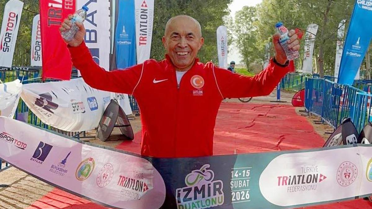 'Demir Adam' İzmir Duatlonu'nda birinci oldu