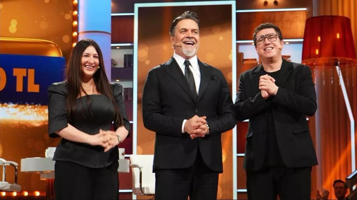 Kübra Ünlü yazdı! BEYAZLA JOKER MUTLU MUYUZ EKİBİNİ AĞIRLADI