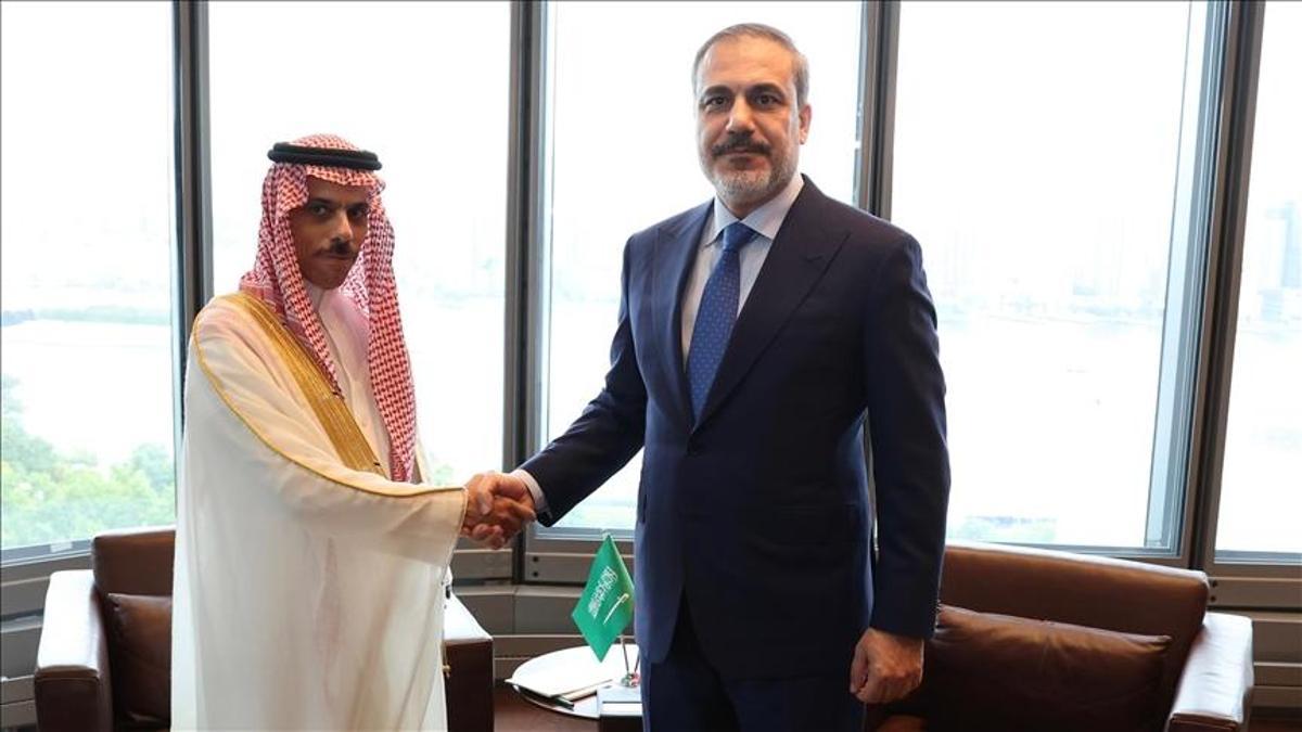 SON DAKİKA | Bakan Fidan, Faysal bin Ferhan Al Suud ile görüştü