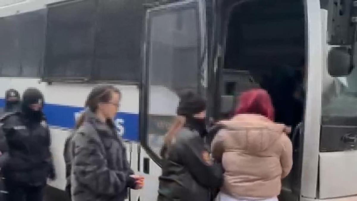 'OnlyFans'ta müstehcen içerik paylaşan şüpheliler tutuklandı