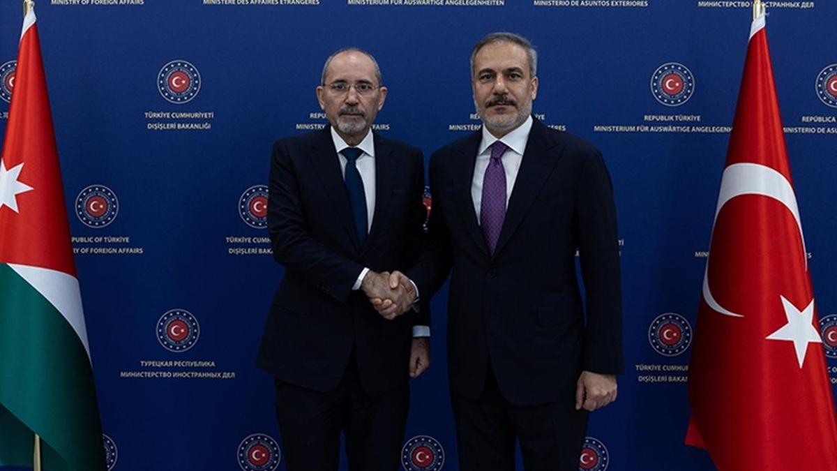 Dışişleri Bakanı Hakan Fidan, Ürdün Dışişleri Bakanı es-Safedi ile Filistin'deki durumu görüştü