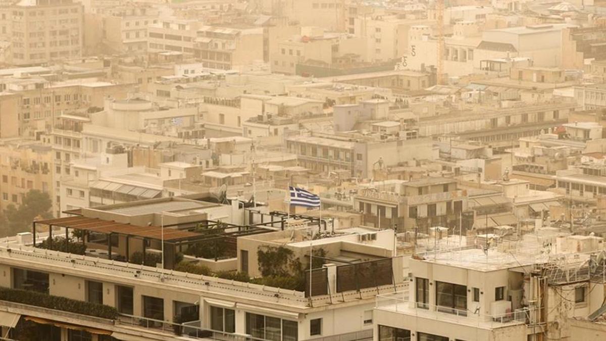 Atina sarıya büründü