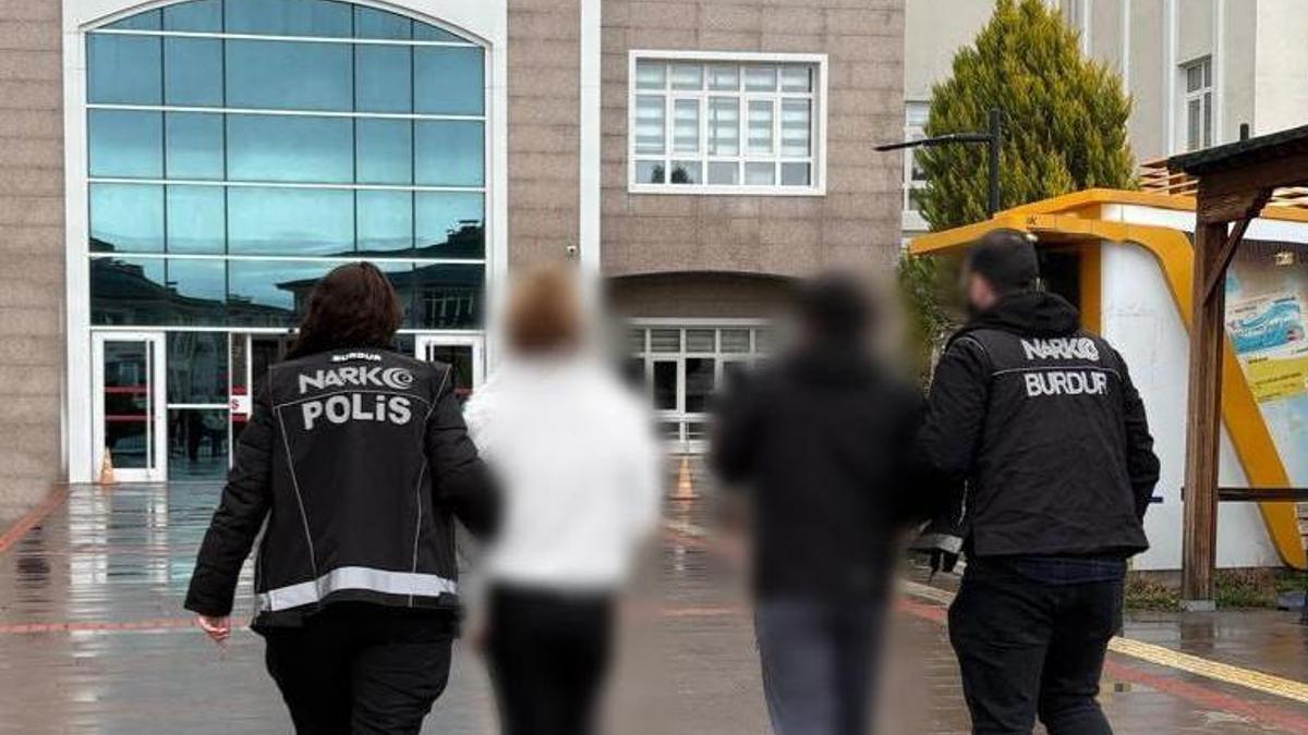 Uyuşturucuyla yakalanan 2 şüpheli tutuklandı