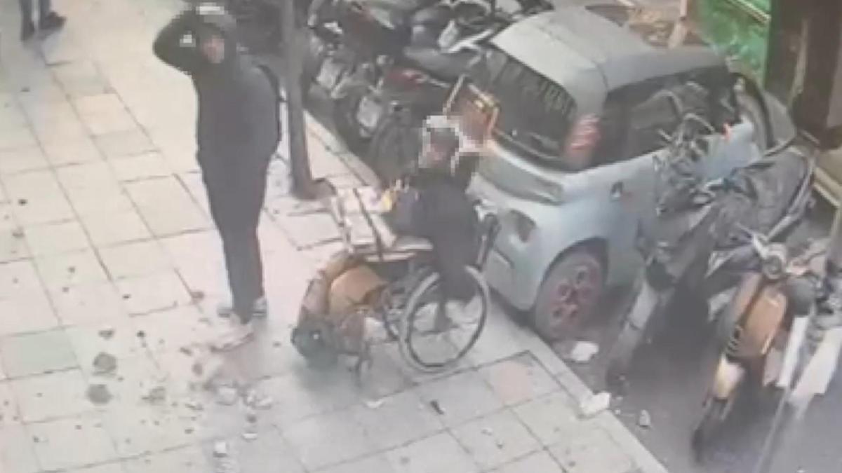 İstanbul - Nişantaşında başına sıva parçaları düşen çocuk yaralandı; yürüme engelli kişi son anda kurtuldu