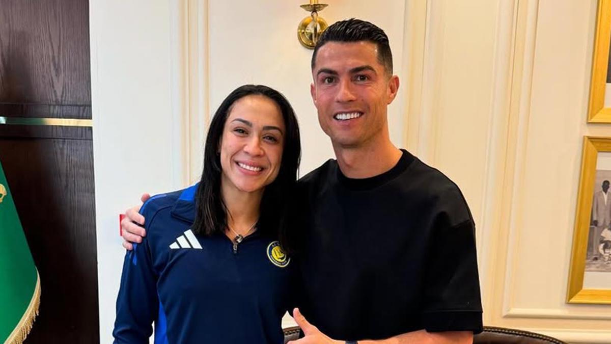 Brezilyalı futbolcu Kathellen Sousa müslüman oldu