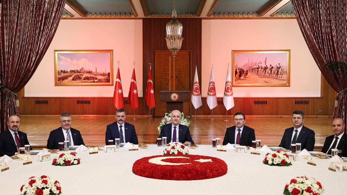 Kurtulmuş: Nihai raporun takdimiyle birlikte meclis olarak tarihi sorumluluğu yerine getirmiş olacağız