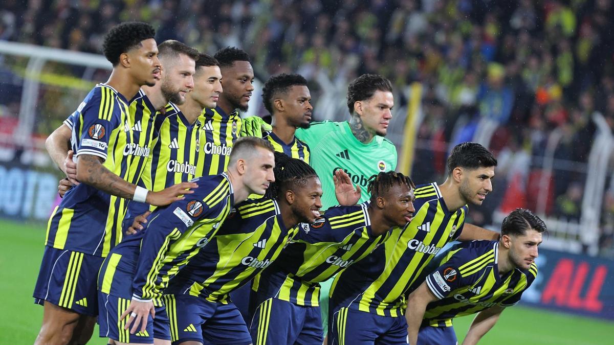 Fenerbahçe'de, Nottingham Forest maçı öncesi 2 oyuncu kart sınırında