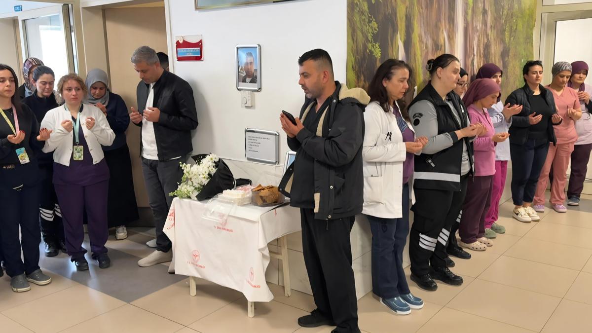 Kalp krizinden ölen sağlık çalışanı için hastanede tören