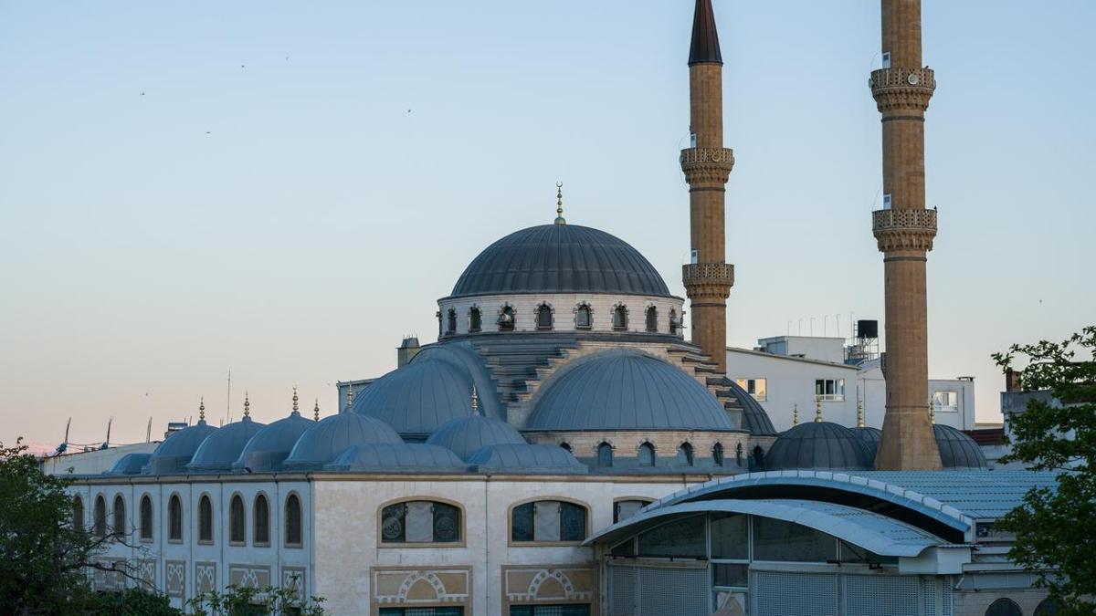 ELAZIĞ SAHUR - İFTAR VAKTİ 2026: Elazığ'da Bugün Oruç Kaçta Başlıyor, Kaçta Açılıyor? İmsak ve Akşam Ezanı Vakti Diyanet İmsakiye