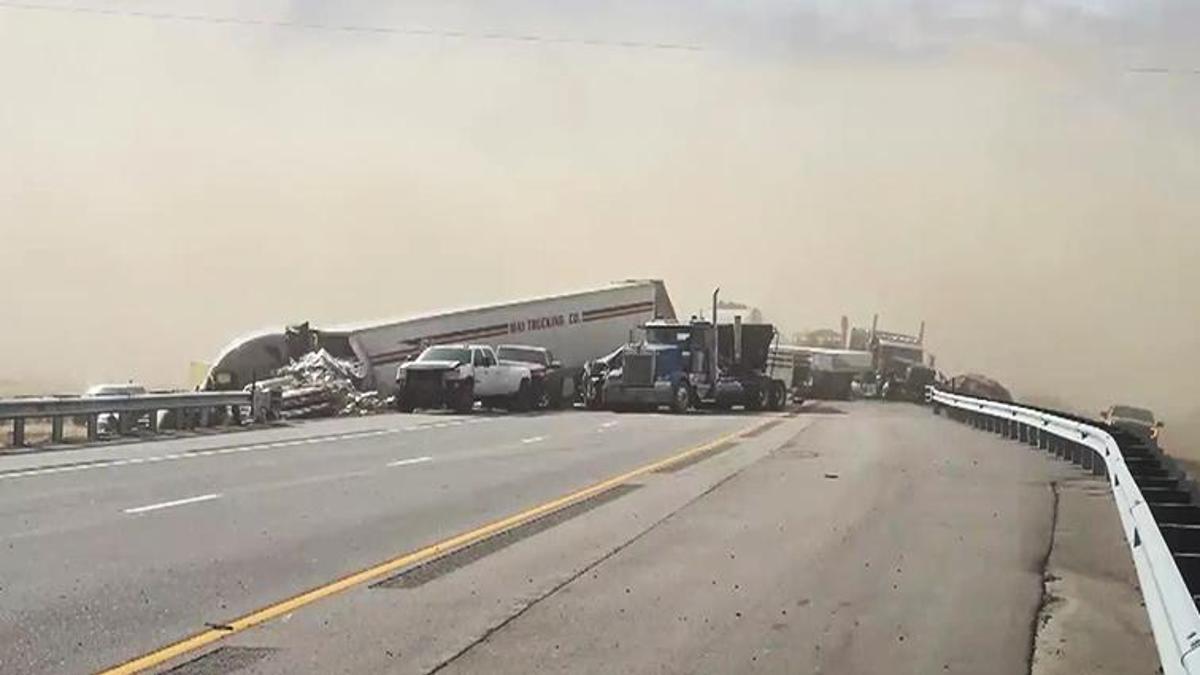 Arizonada toz fırtınası faciası! Görüş sıfıra indi, araçlar birbirine girdi: 4 ölü, 29 yaralı