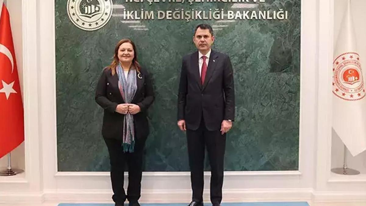 Bakan Kurum, Afyonkarahisar Belediye Başkanı Burcu Köksalı kabul etti