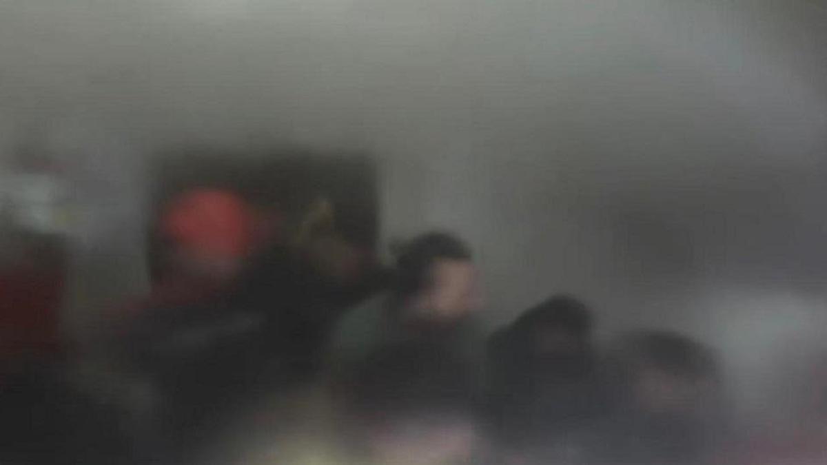 O anlar kamerada: Alevlerin arasından son anda kurtarıldı!